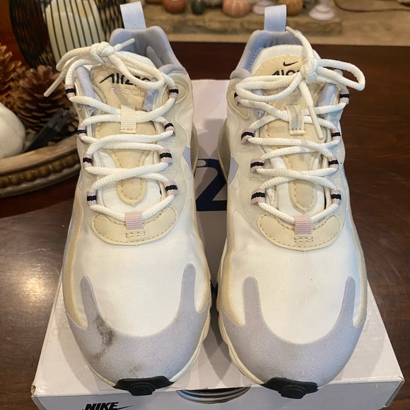 Air Max 270 React. Color white/ghost-fossil-sail/Black. Size 5.5 - Picture 4 of 9